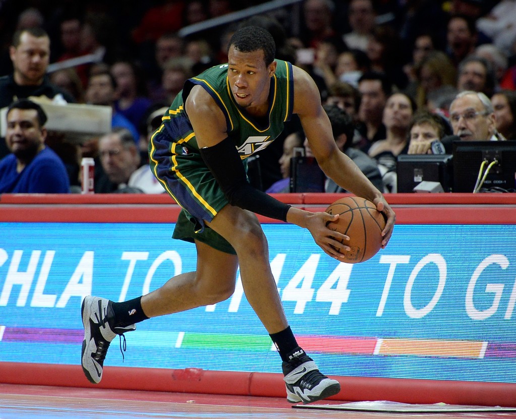 LOS ANGELES, CA - DECEMBER 29:  Rodney Hood #5 of the Utah Jazz loses the ball out of bounds during the first half against the Los Angeles Clippers at Staples Center on December 29, 2014 in Los Angeles, California.   NOTE TO USER: User expressly acknowledges and agrees that, by downloading and or using this Photograph, user is consenting to the terms and condition of the Getty Images License Agreement.  (Photo by Harry How/Getty Images)